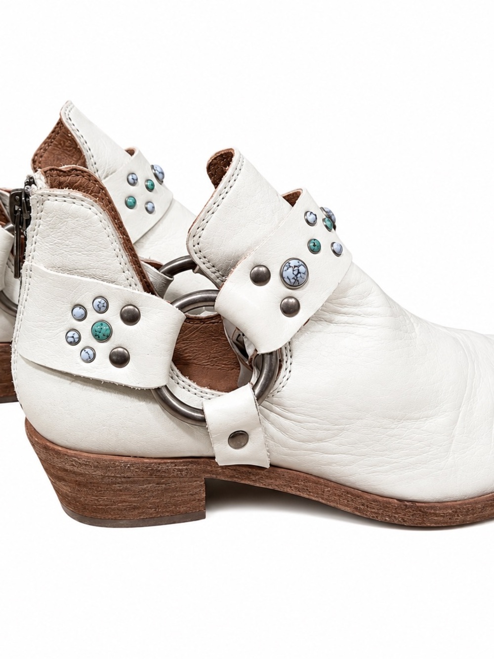 Frye White Leather Studded Cutout Ankle Boots Size 5.5 - Picture 1 of 6